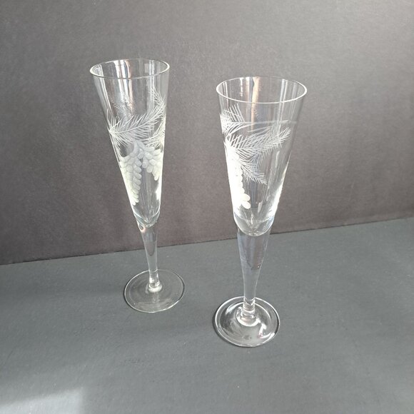 Etched Pinecone Champagne Flute 9.5" Tall Winter Holiday Stemware Elegant Glass - Picture 15 of 15